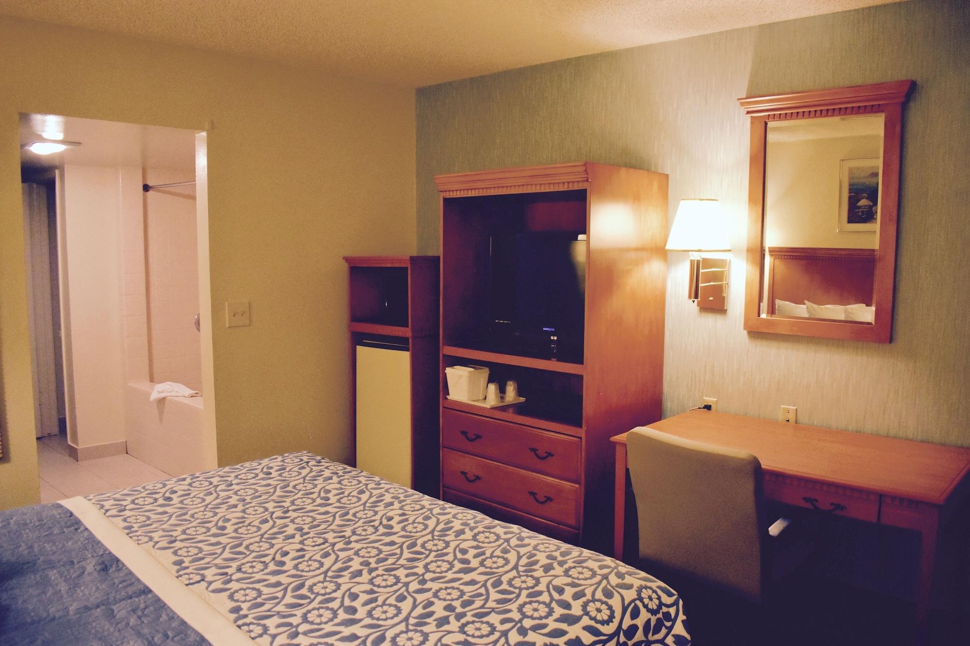Days Inn By Wyndham Anaheim Near The Park Exterior photo